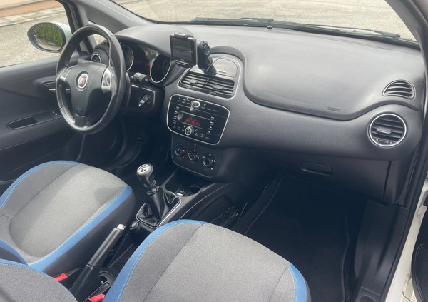 Fiat Punto 2012 cena 21900 przebieg: 176000, rok produkcji 2012 z Żory małe 191